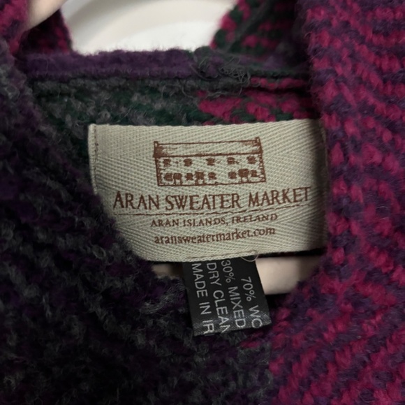 Irish Wool Hooded Poncho - Picture 2 of 3